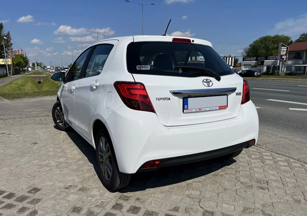 Toyota Yaris cena 43900 przebieg: 118000, rok produkcji 2015 z Reda małe 172